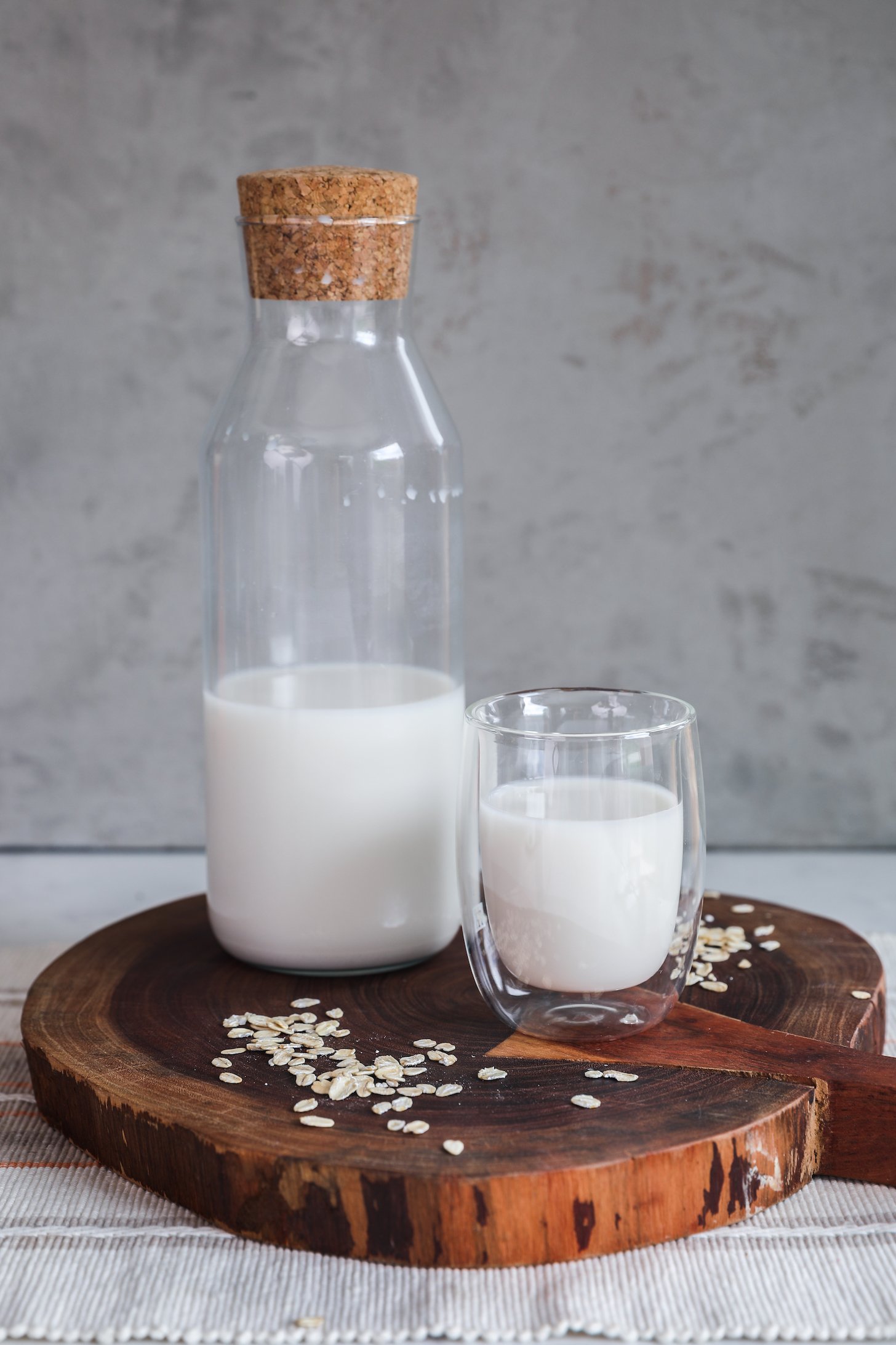 5 Minute Homemade Oat Milk Recipe Creamiest Evesfit